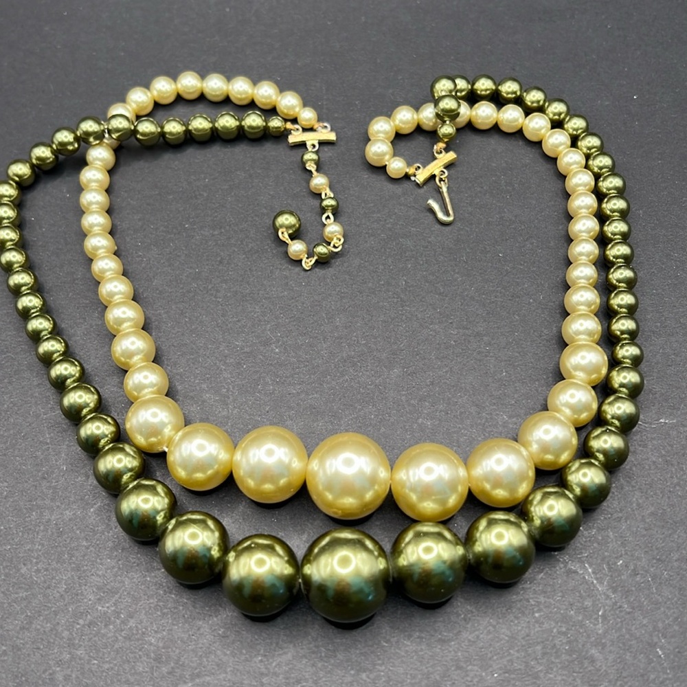 Vintage Japan faux pearl necklace